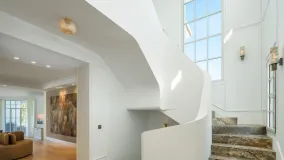 Villa for sale in Las Brisas with 5 bedrooms