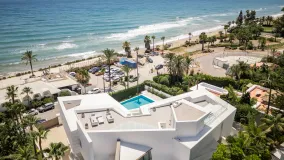 Se vende villa de 6 dormitorios en Los Monteros Playa