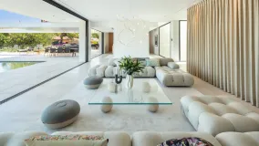 8 bedrooms villa for sale in El Madroñal