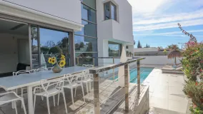 For sale villa with 4 bedrooms in Rocio de Nagüeles