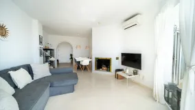 For sale apartment with 2 bedrooms in Calahonda