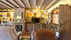 3 bedrooms town house for sale in Benahavis Centro