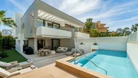 For sale Marbella - Puerto Banus semi detached villa with 5 bedrooms