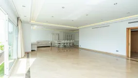 For sale El Embrujo Banús 9 bedrooms penthouse