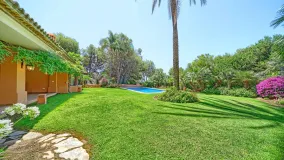 6 bedrooms villa in Altos Reales for sale