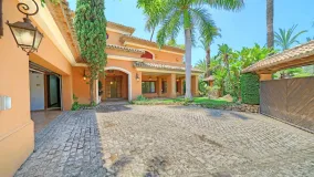 6 bedrooms villa in Altos Reales for sale