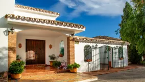 Se vende villa con 6 dormitorios en Mijas Costa