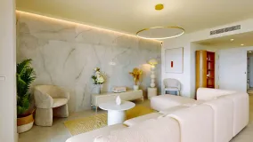 For sale Rio Real apartment with 4 bedrooms