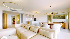 For sale Rio Real apartment with 4 bedrooms