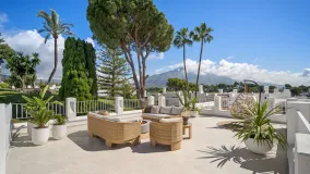 Town house for sale in Azahara II with 4 bedrooms