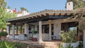 For sale El Candado villa with 6 bedrooms