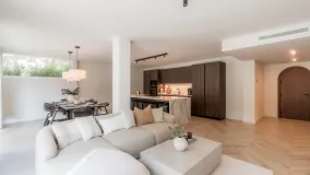 Apartamento planta baja en venta en Kings Hills con 4 dormitorios