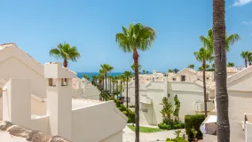 For sale town house in Marbella East with 3 bedrooms