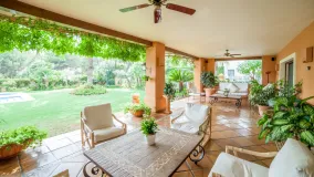 For sale 4 bedrooms villa in Altos Reales