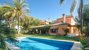 For sale 4 bedrooms villa in Altos Reales
