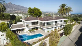 4 bedrooms villa in Nueva Andalucia for sale