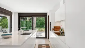 Villa en venta de 4 dormitorios en Nueva Andalucia