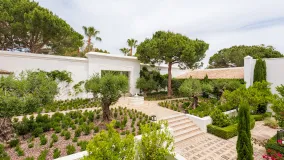Villa with 8 bedrooms for sale in Zona F