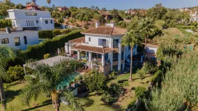 For sale 6 bedrooms villa in Zona B