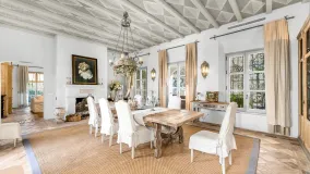 Villa for sale in Ctra. De Ronda