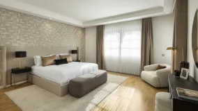 Villa for sale in Nueva Andalucia with 12 bedrooms