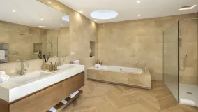 Villa for sale in Nueva Andalucia with 12 bedrooms