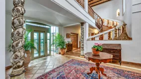 Marbella Este, finca de 7 dormitorios en venta