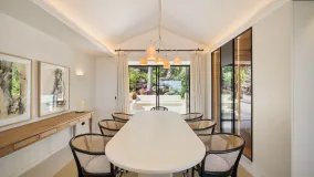 Villa for sale in Nueva Andalucia