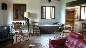 Buy finca with 2 bedrooms in Jubrique