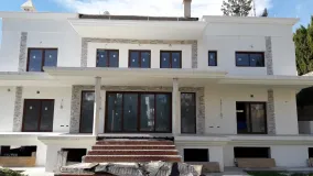 Buy villa with 6 bedrooms in New Golden Mile