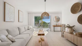 Villa for sale in Nueva Andalucia