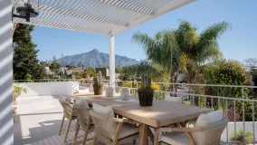 Villa for sale in Nueva Andalucia