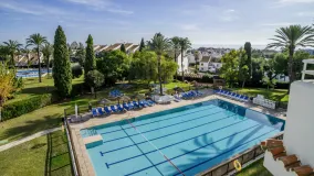 3 bedrooms Royal Gardens apartment for sale