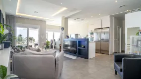 3 bedrooms Royal Gardens apartment for sale