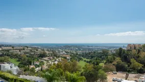 Atico duplex en venta en Las Colinas de Marbella