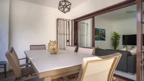 Buy 3 bedrooms ground floor apartment in La Maestranza