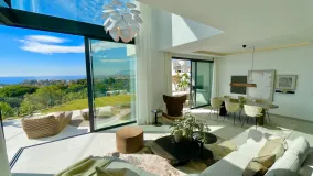 For sale semi detached villa with 6 bedrooms in Rio Real