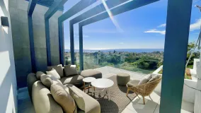 For sale semi detached villa with 6 bedrooms in Rio Real