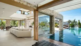 Nueva Andalucia, villa de 5 dormitorios en venta