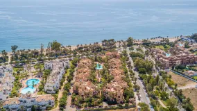 Duplex penthouse for sale in Bahia Alcantara with 3 bedrooms