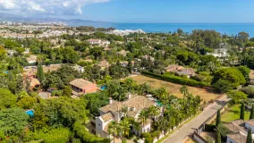 Villa with 8 bedrooms for sale in Guadalmina Baja