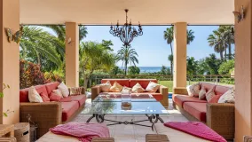 Comprar villa en Estepona