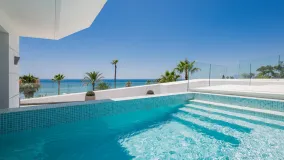 For sale villa in Los Monteros with 6 bedrooms