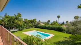 For sale villa with 5 bedrooms in Marbella Golden Mile
