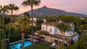 Se vende villa en Aloha con 5 dormitorios