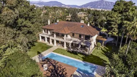 Villa en venta en Guadalmina Baja