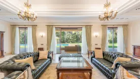 Villa en venta en Guadalmina Baja