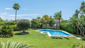 Paraiso Alto 6 bedrooms villa for sale