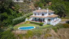 Villa for sale in Benahavis