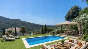Villa for sale in Benahavis